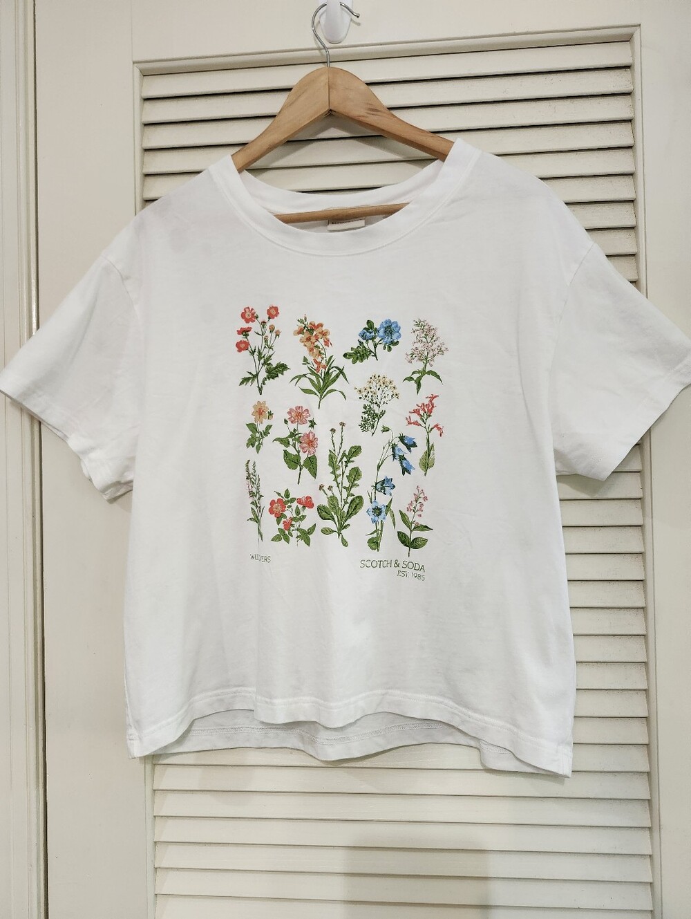 Scotch & Soda White Short-Sleeve Tee with Multicolor Floral Print
